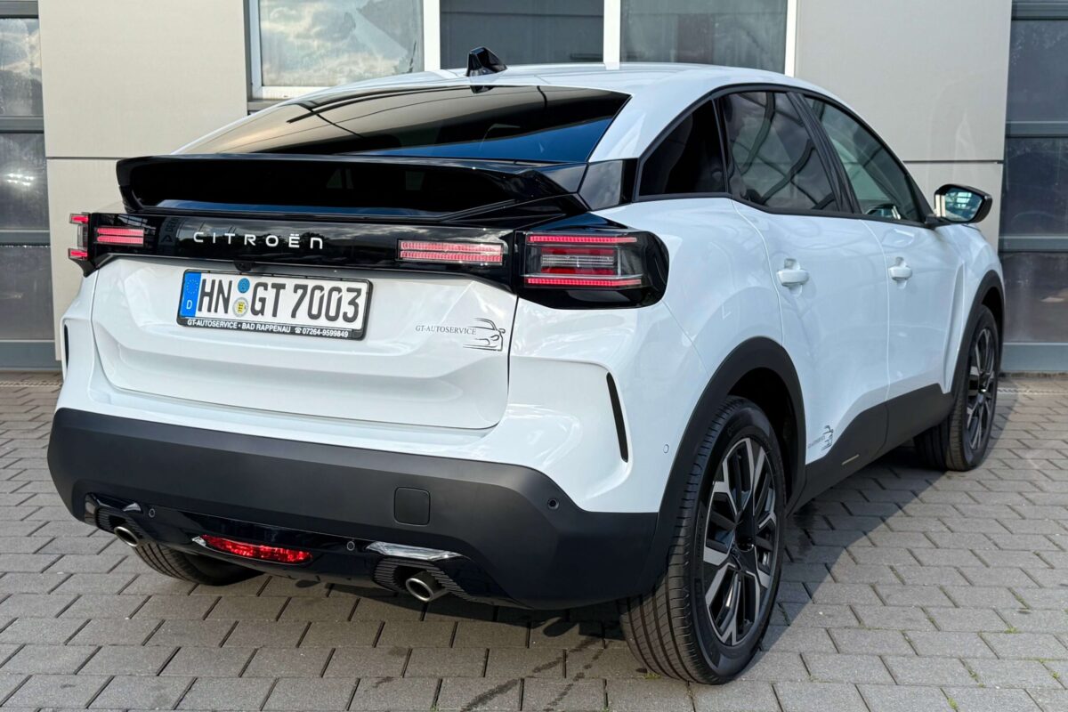 02_Citroen_C4_hinten