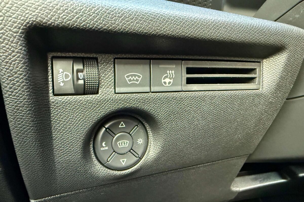 07_Citroen_C4_Bedieneinheit