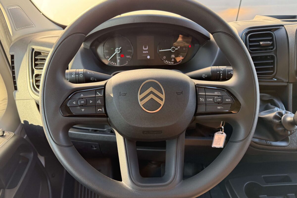 07_Citroen_Jumper_Cockpit
