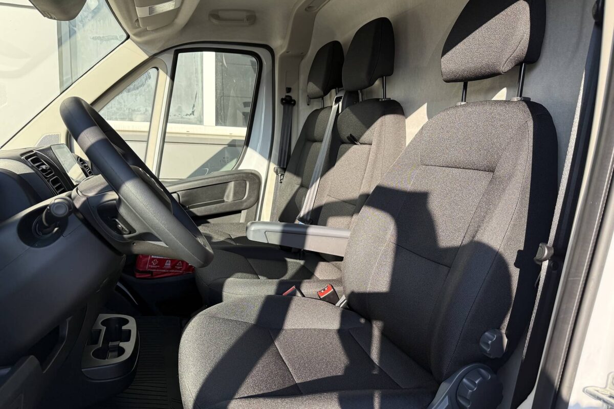 10_Citroen_Jumper_Innenraum