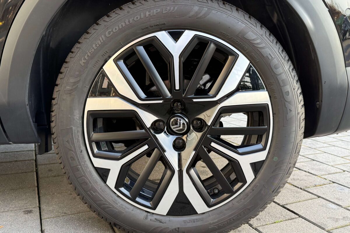 13_Citroen_C4__schwarz_Felge